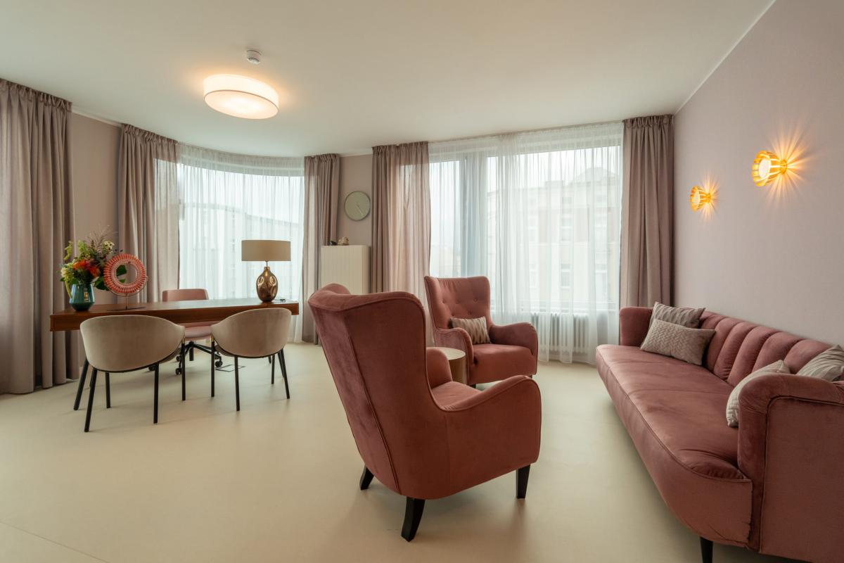 Großes Behandlungszimmer